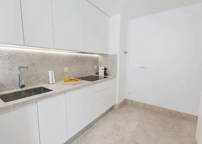 Lovelystay - Chic, Citrus - Private Garden Lissabon