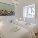 Lovelystay - Chic, Citrus - Private Garden Lägenhet Lisboa