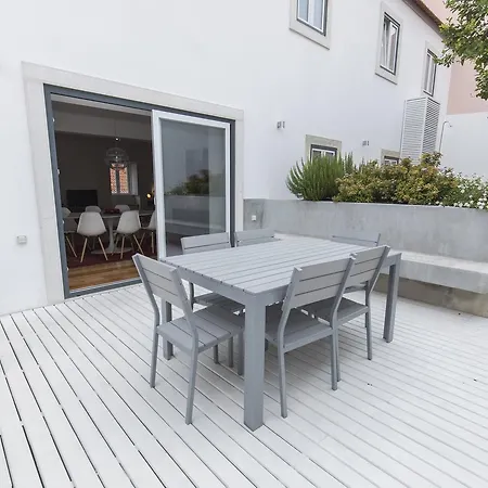 Lovelystay - Chic, Citrus - Private Garden Apartment Lisbon