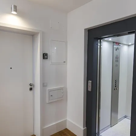Apartment Lovelystay - Chic, Citrus - Private Garden Lisbon