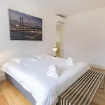 Appartamento Lovelystay - Chic, Citrus - Private Garden Lisbona