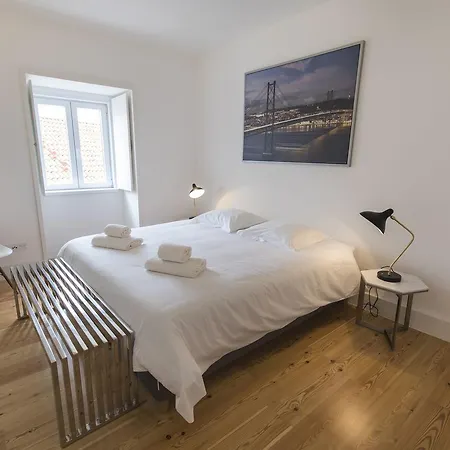 Lovelystay - Chic, Citrus - Private Garden Appartement *