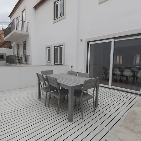 Lovelystay - Chic, Citrus - Private Garden Appartement *