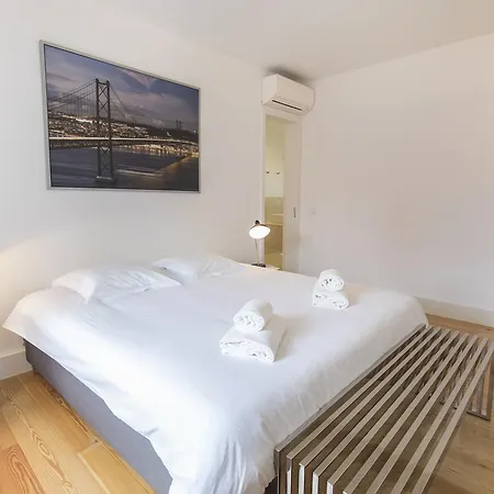 Appartement Lovelystay - Chic, Citrus - Private Garden Lisboa